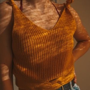 ⭐ Soft cable knit crop top